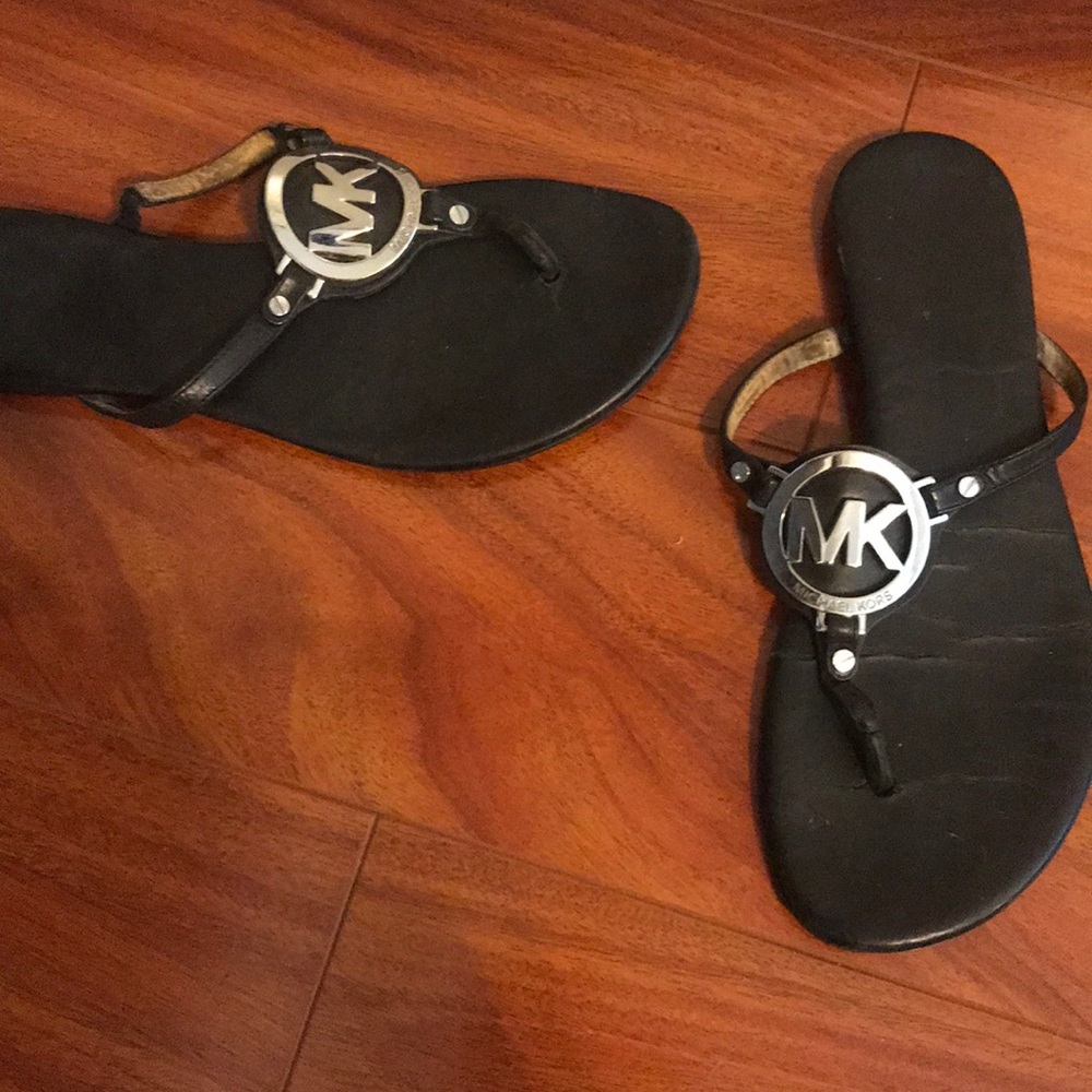 Michael Kors flip flop